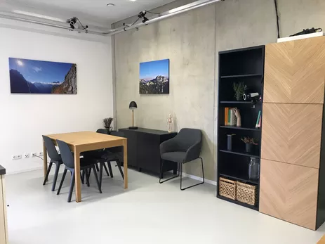 Image 2: picture of the living area of the Living Lab at TUM Campus in Olympiapark 
