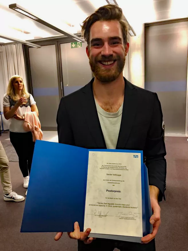 [Translate to en:] PhD Sander Verbrugge at the academic annual celebration of the Department of Sport and Health Sciences