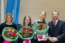 Dr. Claudia Kern, Andrea Standecker, Dr. Laura Dobusch, Dekan Prof. Dr. Ansgar Schwirtz (v.l.); Foto: A. Eckert/TUM