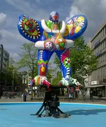 Life Saver-Brunnen in Duisburg - Symbol für die Heterogenität der Stadt